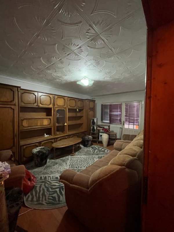 Inchiriez apartament 3 camere