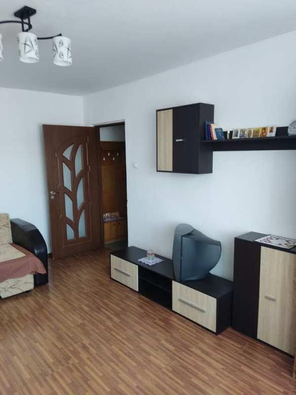 Ofer spre închiriere apartament 2 camere