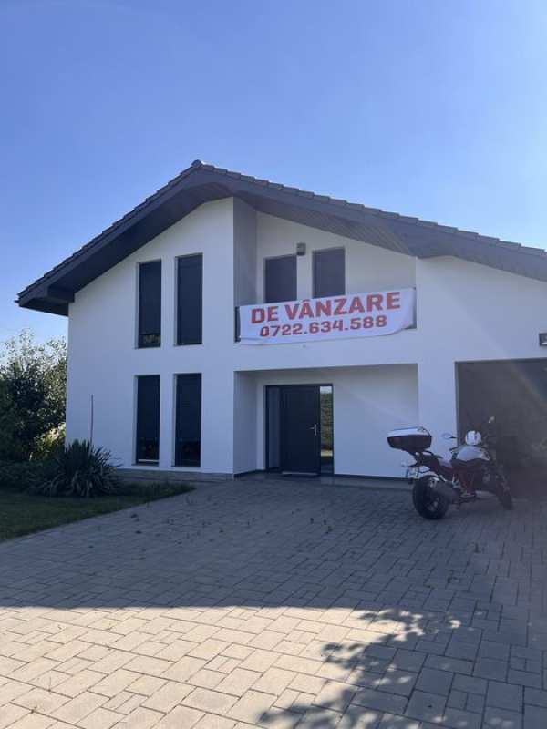 Casa de vanzare,libera,gata de locuit