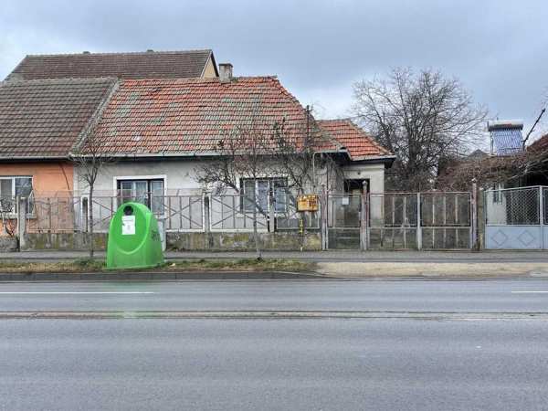 Vand casa veche cu teren in zona Stadion!