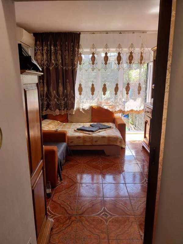 Garsonieră la pater