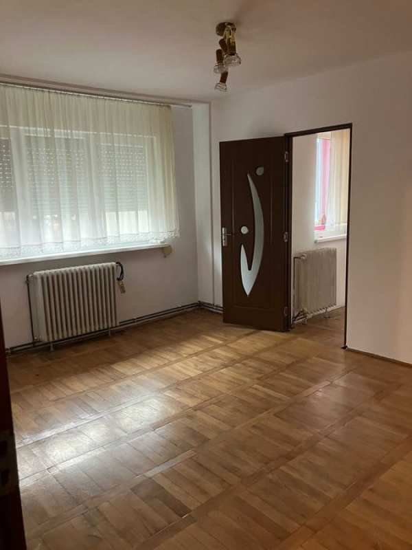 Vând apartament 2 camere Micro 1 Lugoj