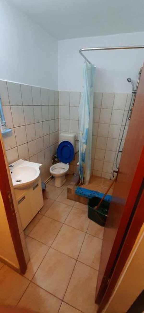 Garsoniera de închiriat