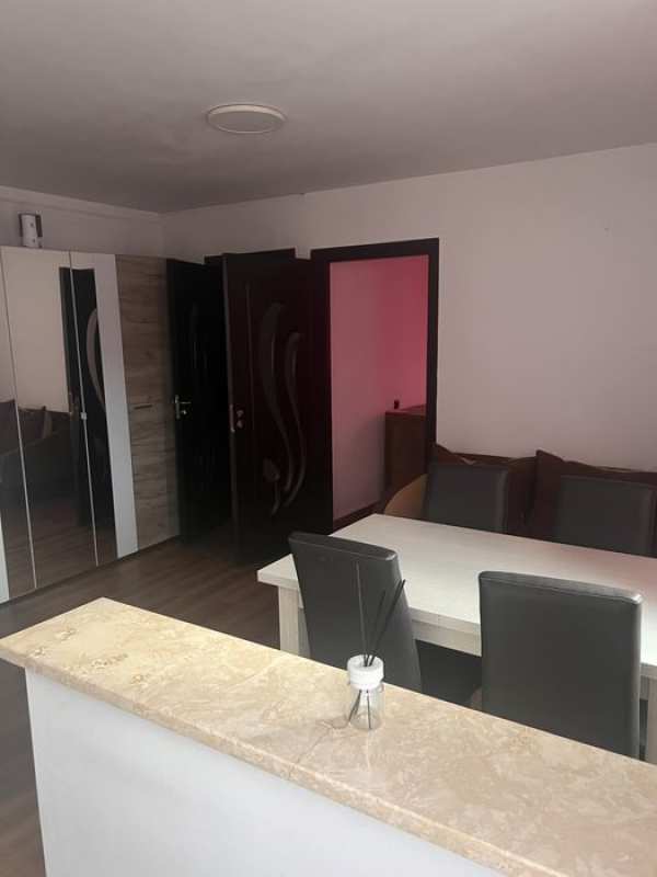 Inchiriez apartament 2 camere!