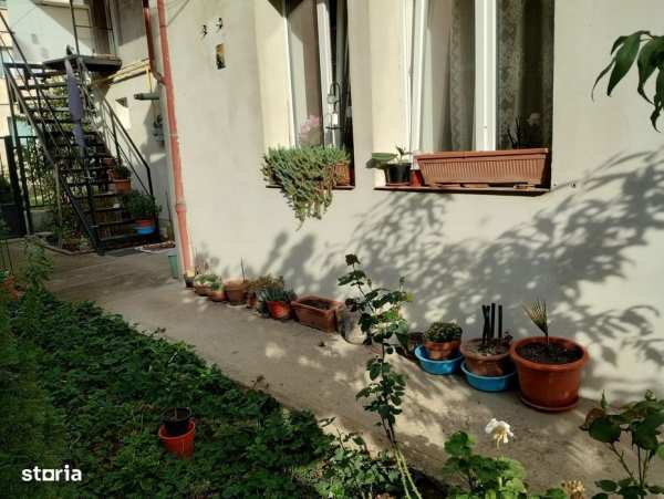 Vand apartament 2 camere Centru