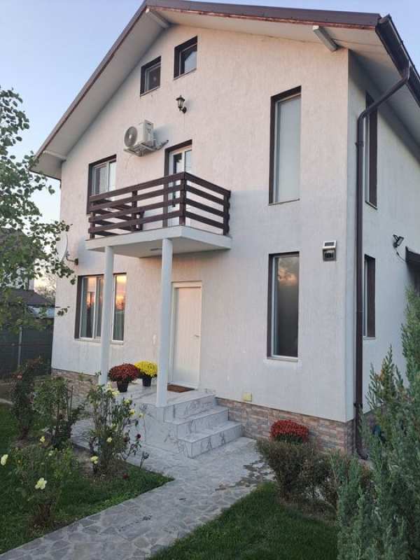 Inchiriez casa 4 cam Bacu Joita Direct Proprietar