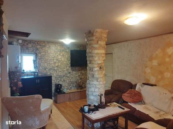 Casa din cărămidă cu teren de 1825 mp pe str Oașului