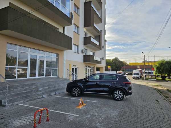 Spatiu comercial nou 92mp de inchiriat