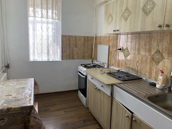 Inchiriez apartament 2 camere, central, zona Ostroveni