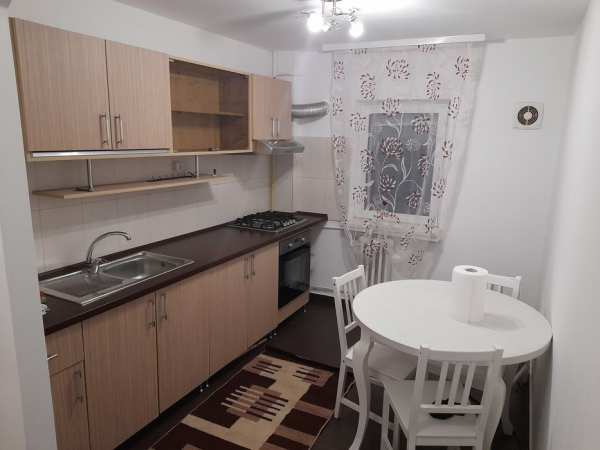 Inchiriez apartament 2 camere