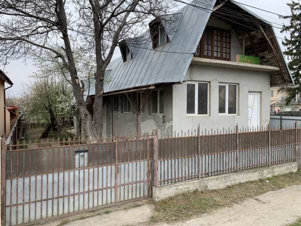 Vand Casa in Horia