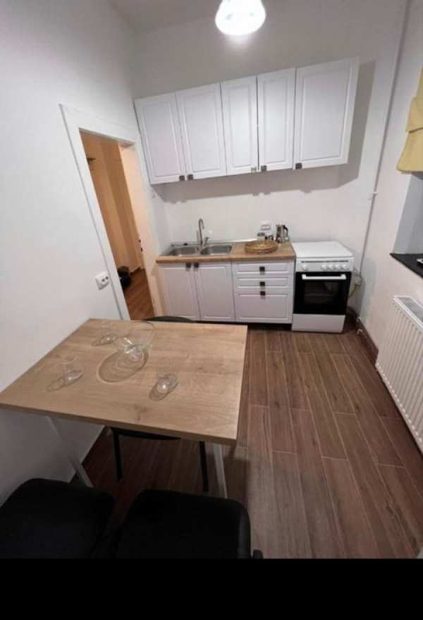 Inchiriez apartament 3 camere