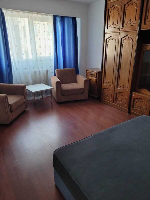 Dau în chirie apartament cu 3 camere cartier Mărăști