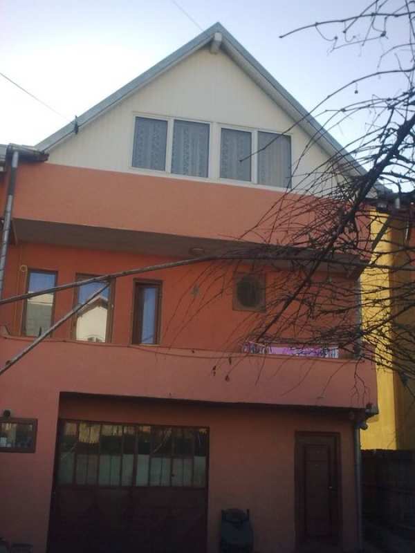 Vând casa Craiovei