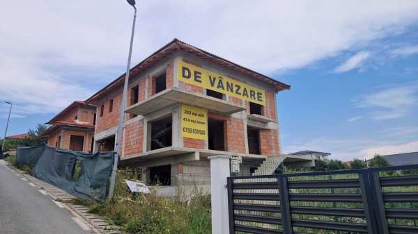 Casă individuală la roşu | 253 mp | 474 mp teren | intrare Chinteni