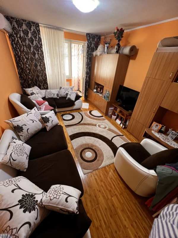 Vand apartement 2 camere bloc Z6