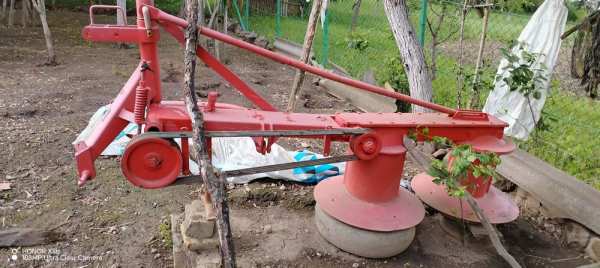 Vând doua coase rotative