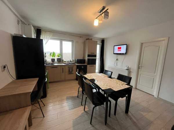 Inchiriez apartament 2 camere in Cluj, parcare cu bariera,Intre Lacuri