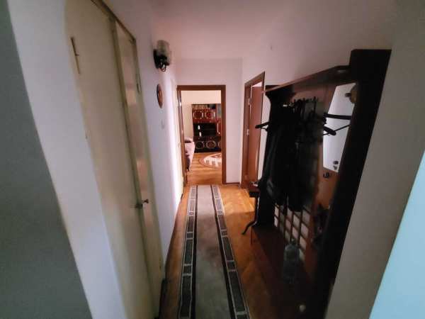 Inchiriez apartamant 2 cam D in Pascani