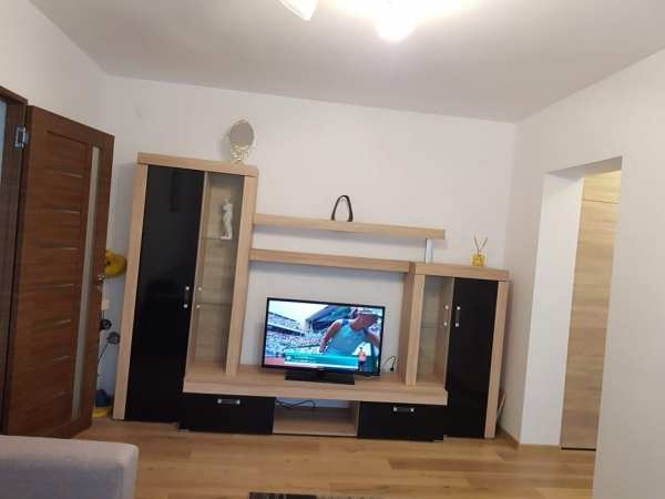 Dau in chirie apartament 2 camere Decebal