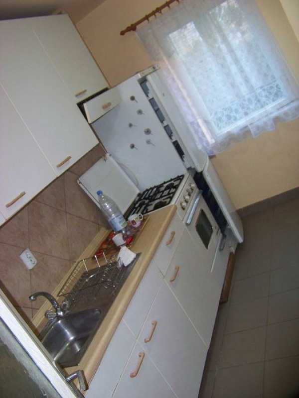 Închiriez apartament 2 camere ultracentral