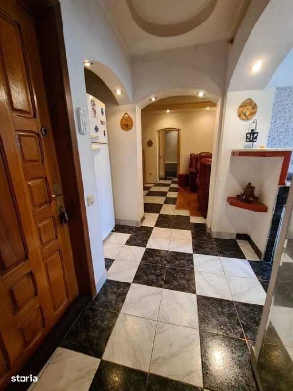 Apartament 3 camere Craiovei, et 2/4