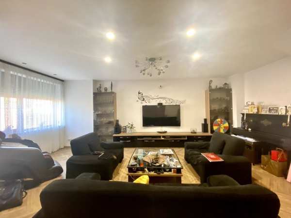 Casa tip duplex, apartment 3 camere, zona excelenta, Aleea Manastirii