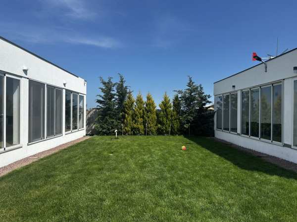 2 case de vanzare Plaja Corbu