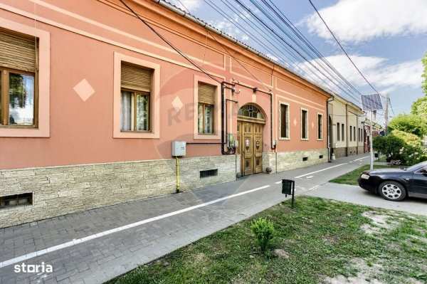 Apartament 3 camere în centrul orașului Pecica