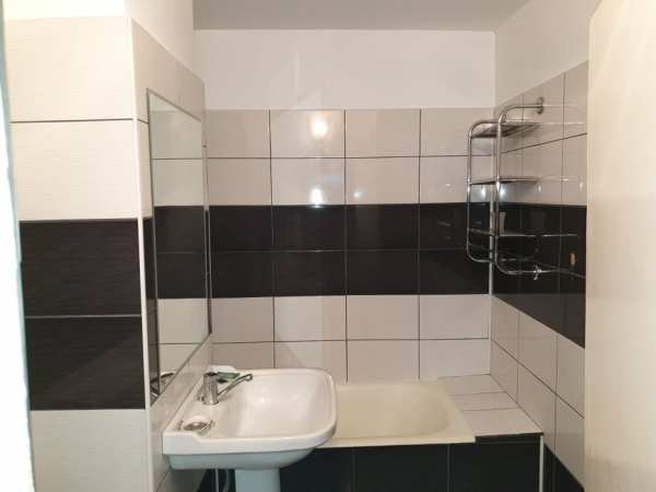Inchiriez apartament 4 camere
