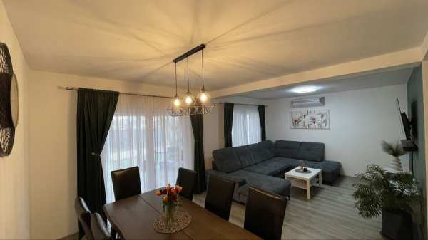 Mosnita Noua, Casa, jumatate de duplex, 3 dormitoare, bucatarie, birou