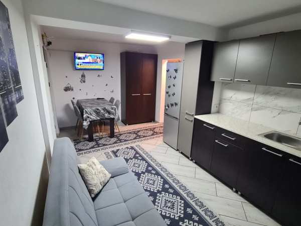Apartament de vanzare calafat str cobuz parter