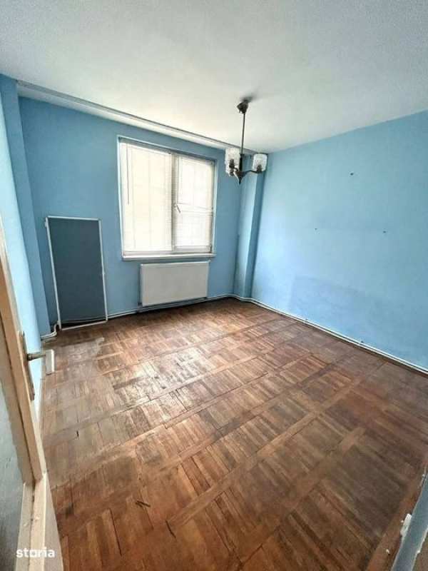 De vanzare apartament cu 4 camere, 90 mp, 69.900 euro