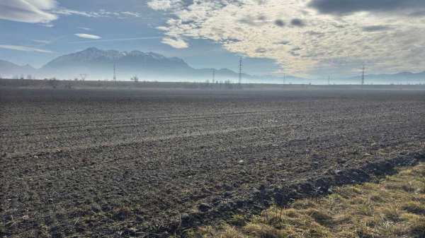 Teren de vânzare în Râșnov, deschidere 103m la DN73A