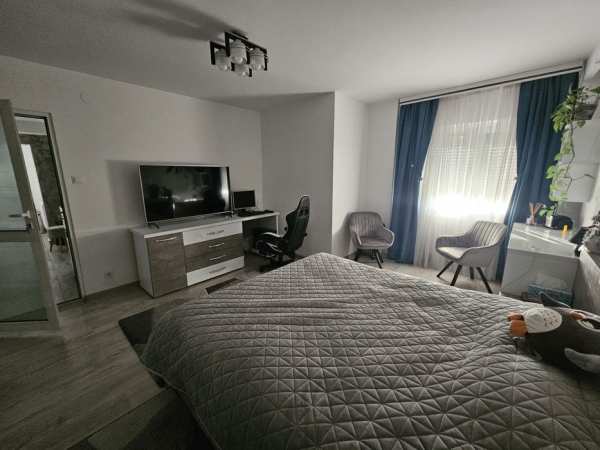Apartament doua camere decomandat 1 Mai