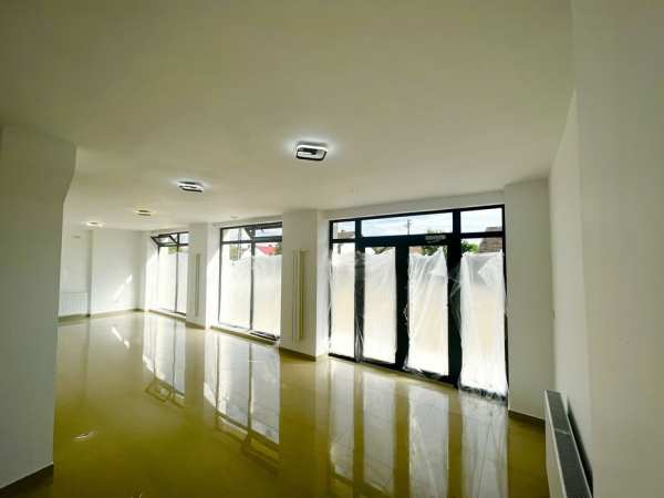 Inchiriez spatiu comercial ultracentral Pancota