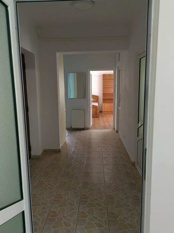 Închiriere Apartament 3 camere lângă Piata Traian