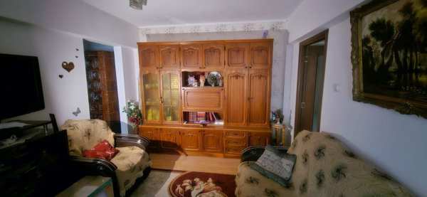 Vând apartament cu 2 camere în orașul Babadag,.