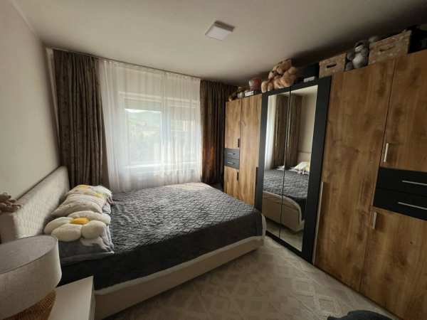 Vand apartament 2 camere ideal pentru locuit sau investitie