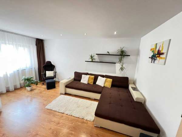 Apartament cu 3 camere - zona George Enescu