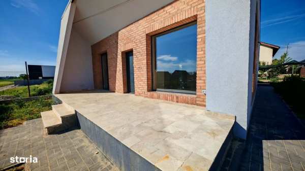 | Casa Individuala | 3 Camere | 2 Bai | Teren 323 Mp |