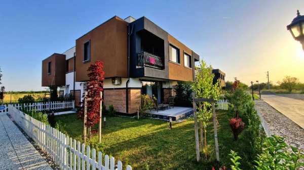 Snagov Plaza Houses - Locuințe Confortabile în Natură, Aproape de Oraș