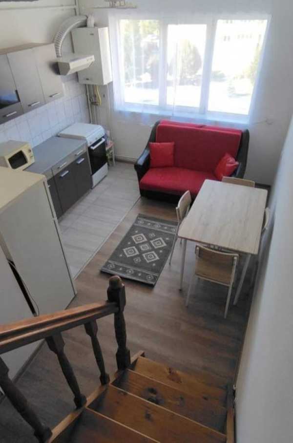 Ofer inchiriere apartament 3 camere (mansarda) etajul 3, in Terezian
