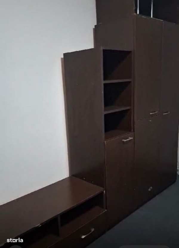 Apartament de inchiriat 3 camere Dacia 300 euro
