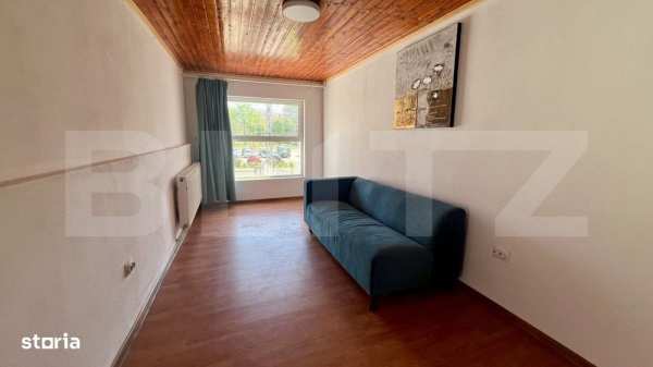 Spatiu de Birou, 30mp, 2 camere, de Inchiriat, Centru,  Front Stradal
