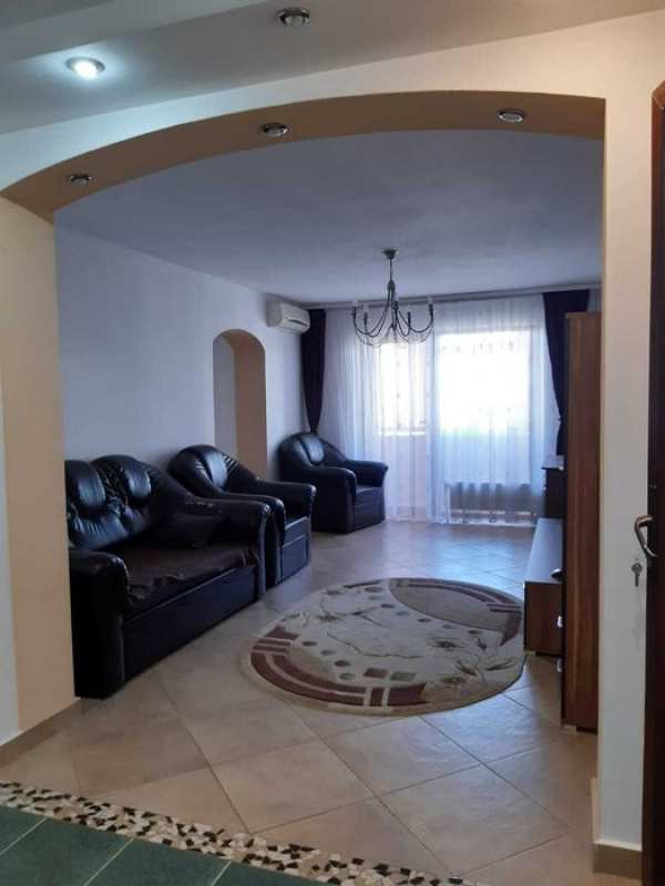 Inchiriere apartament 3 camere Trivale complex 2