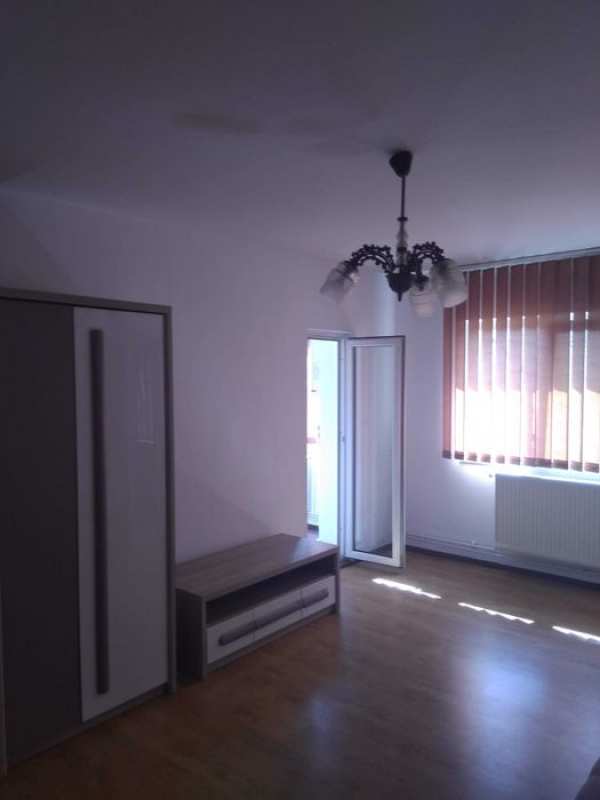 OFERTA Proprietar inchiriez ap Er. Grigorescu PITESTI 2 cam etaj 1