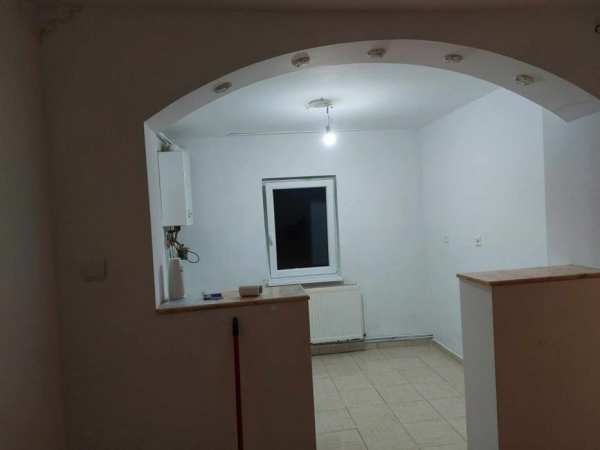 Vand apartament 3 camere