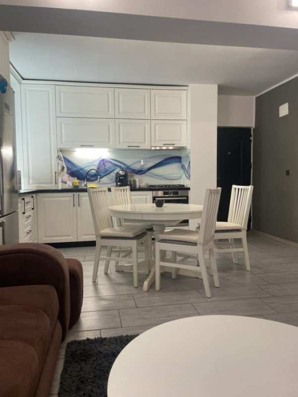 Inchiriere apartament 4 camere