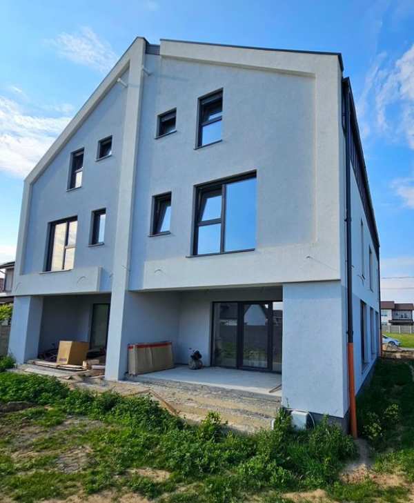 Vand duplex Chisoda,5dormitoare,4bai!